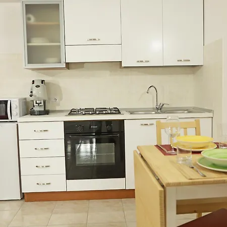 Apartment Dora's